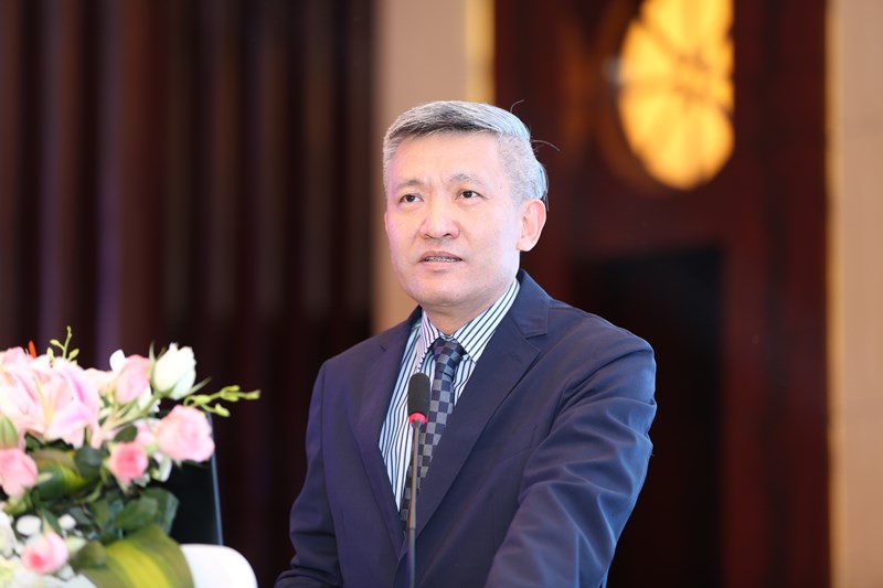 張羅教授(shou)2_副本(ben).jpg